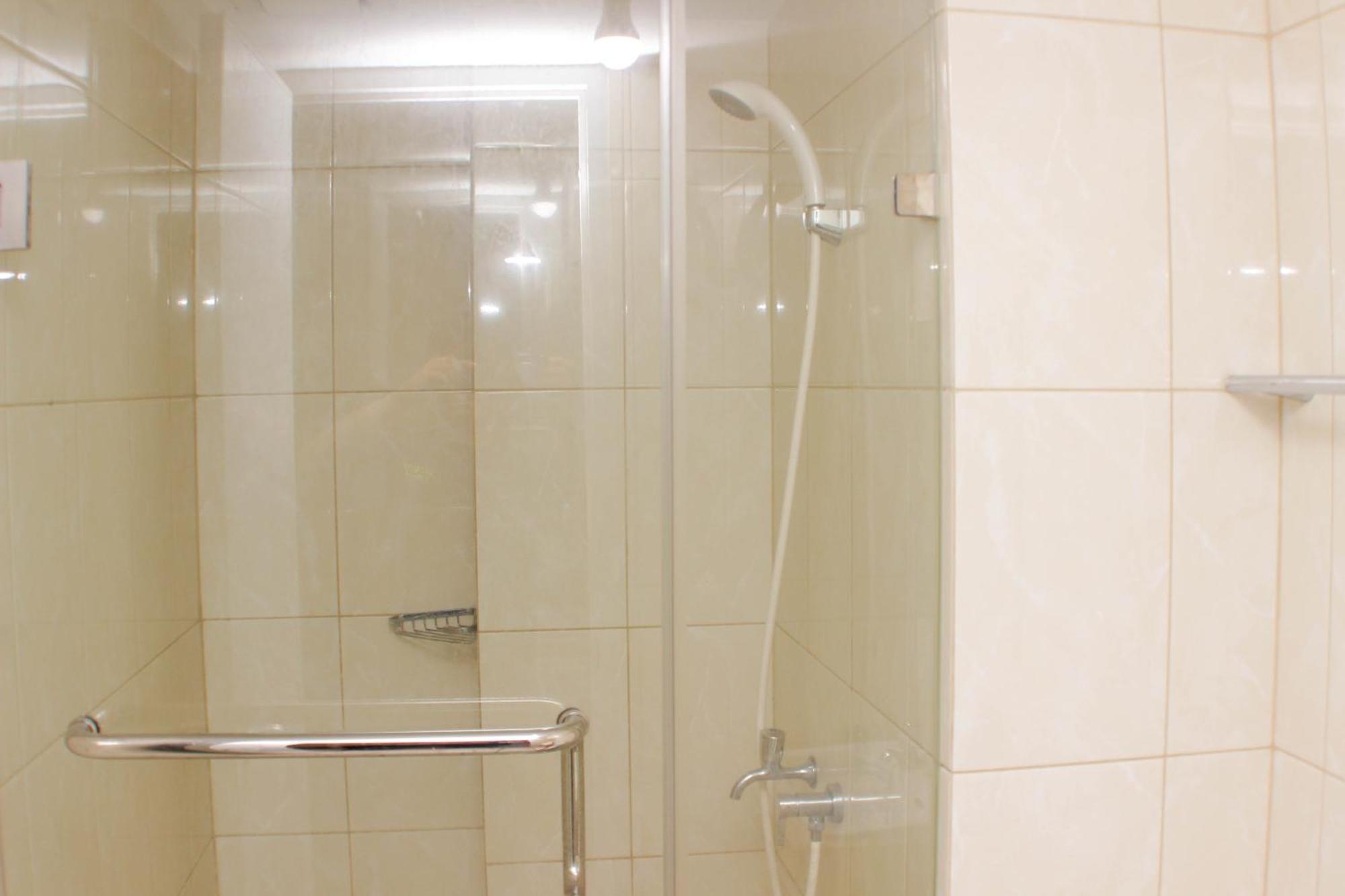 Warm And Homey 2br At Springlake Summarecon By Travelio Apartemen *